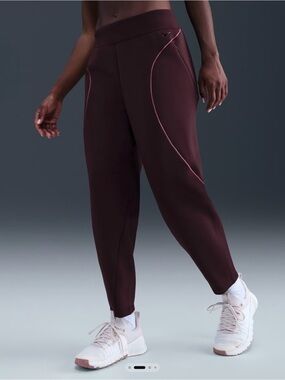 NWT Nike Universa Women's Dri-FIT Mid-Rise Loose 7/8 Pants